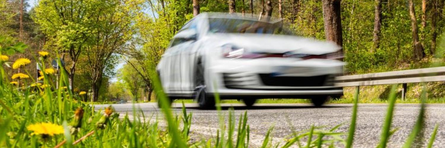 Frühlingskampagne von Arval Auto in Frühlingslandschaft
